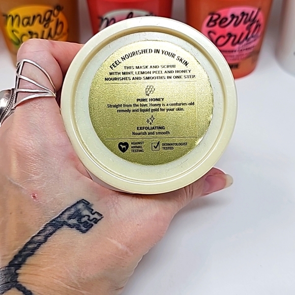 Victoria’s Secret PINK | Honey Clay Face Mask Scrub | Vitamin E, Mint & Honey - Picture 3 of 4